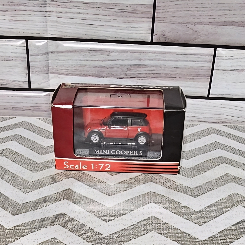 Road Signatures Yat Ming Mini Cooper S 1:72 Scale Diecast Red/Black NEW